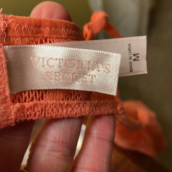 Victoria’s Secret size medium coral lace lingerie set - Picture 11 of 12